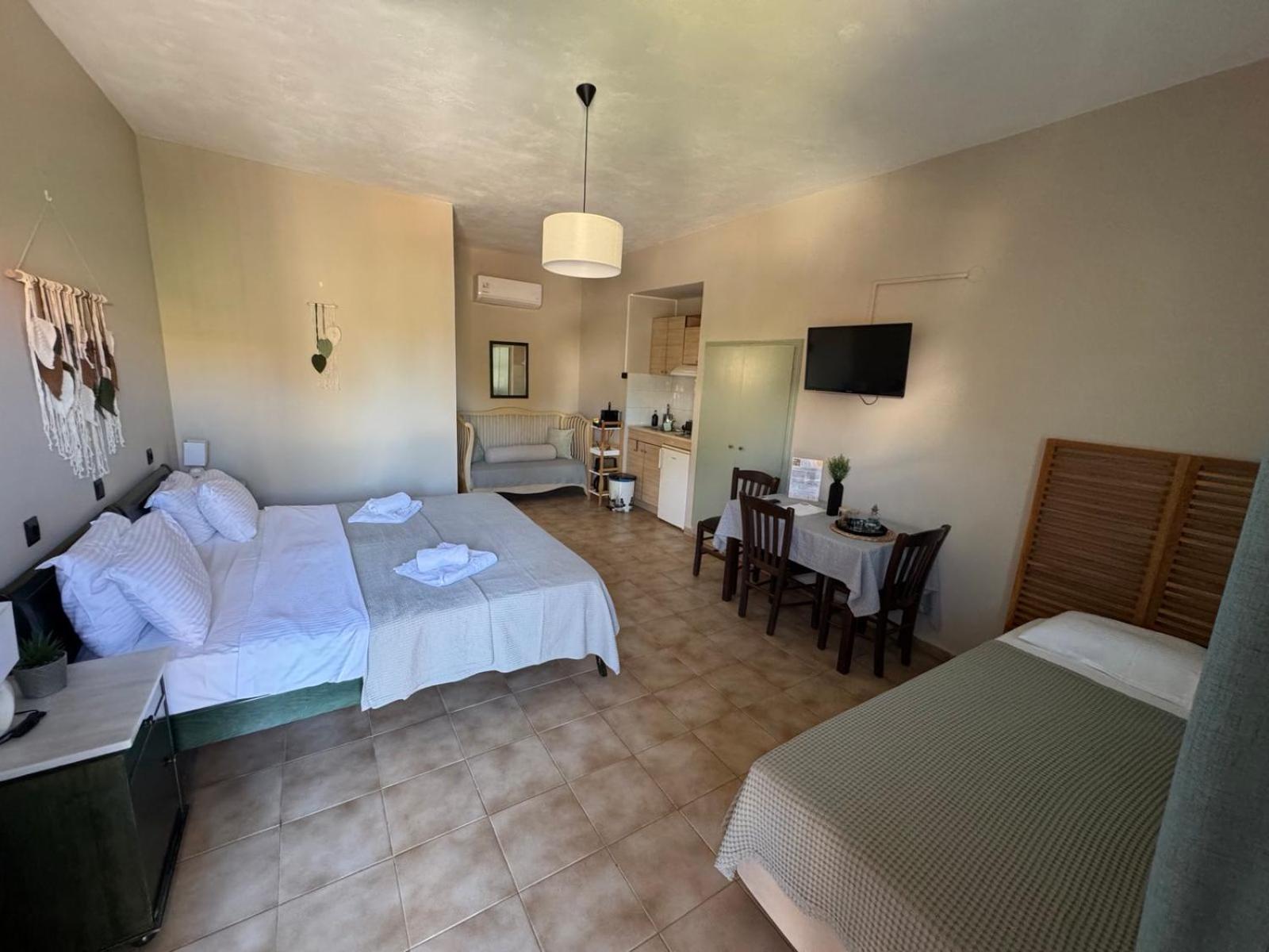 Nicolas Beach Palaiochora Ngoại thất bức ảnh